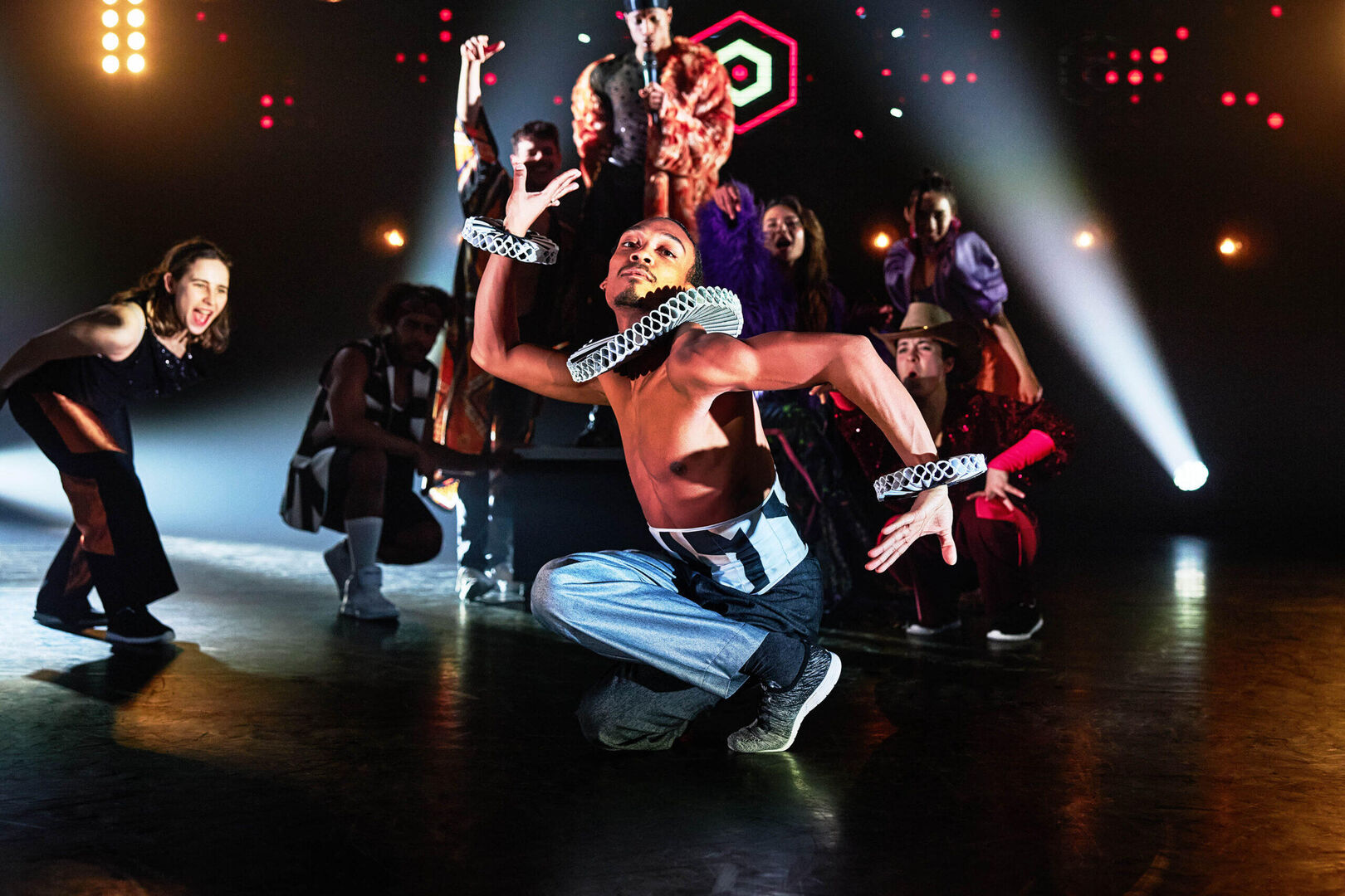 2.-GOD-is-a-DJ_Scenefoto_LR-foto-Tycho-Merijn-scaled