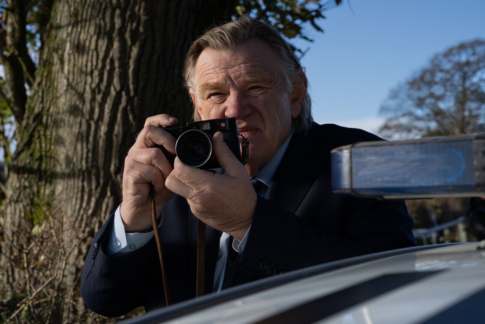 H-Is-For-Hawk_st_2_jpg_sd-high