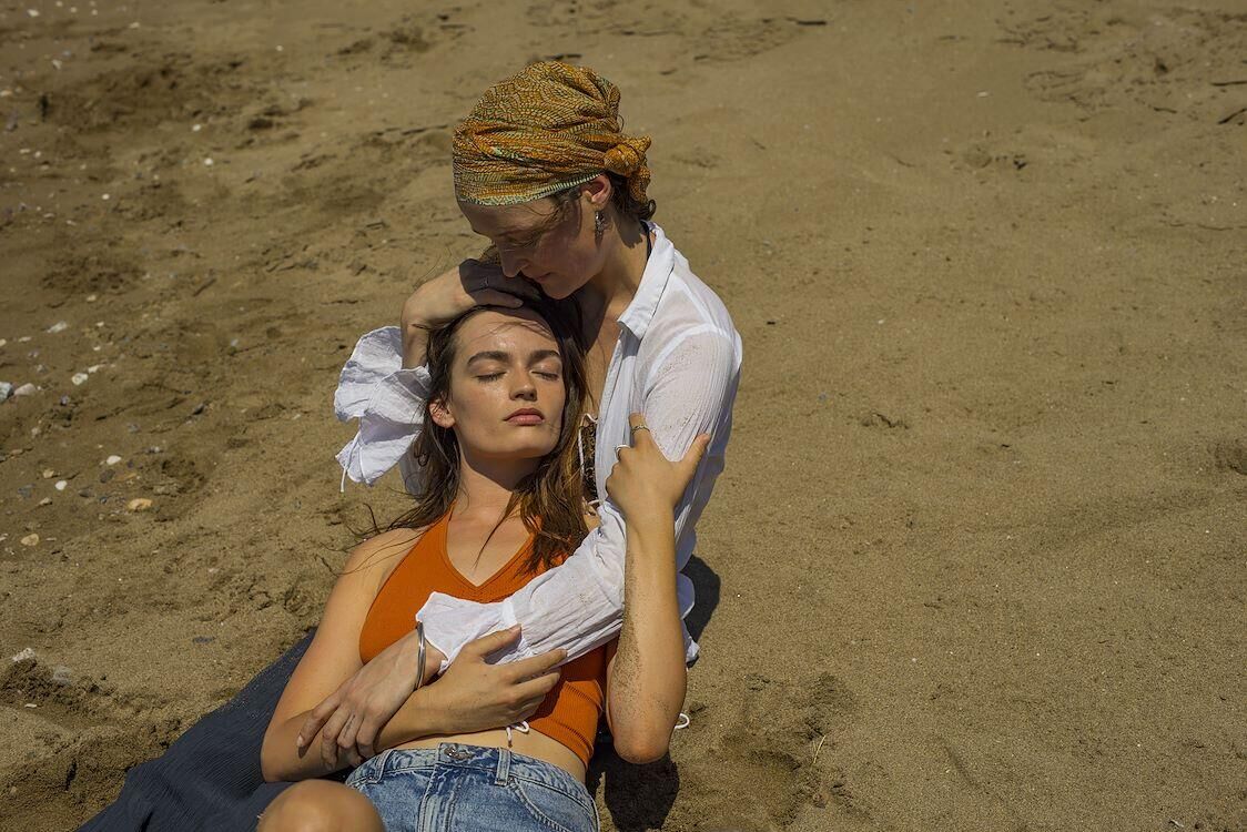 Hot-Milk_st_3_jpg_sd-low