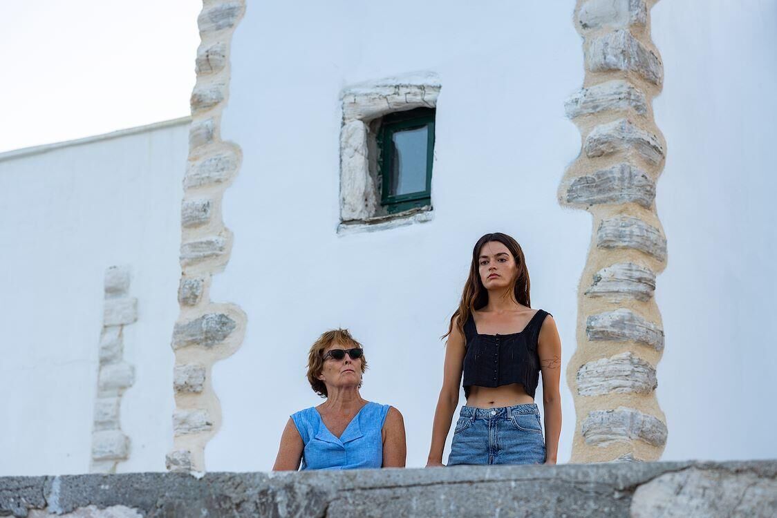 Hot-Milk_st_4_jpg_sd-low