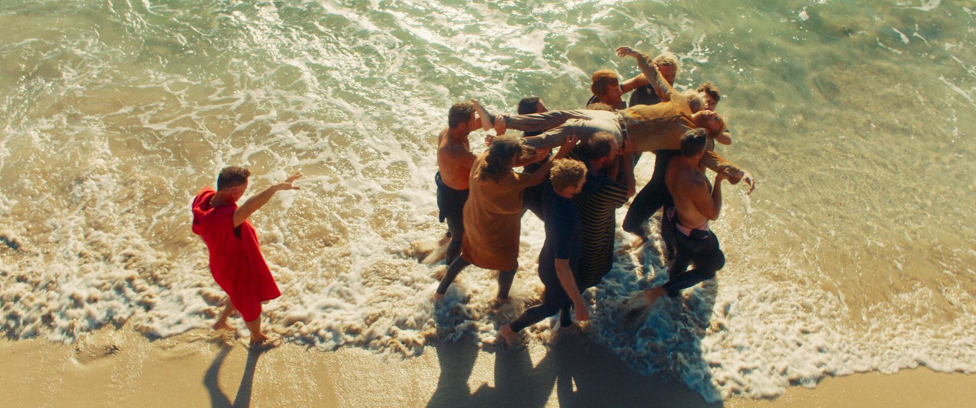 The-Surfer_st_8_jpg_sd-high_Copyright-2025-WW-Entertainment