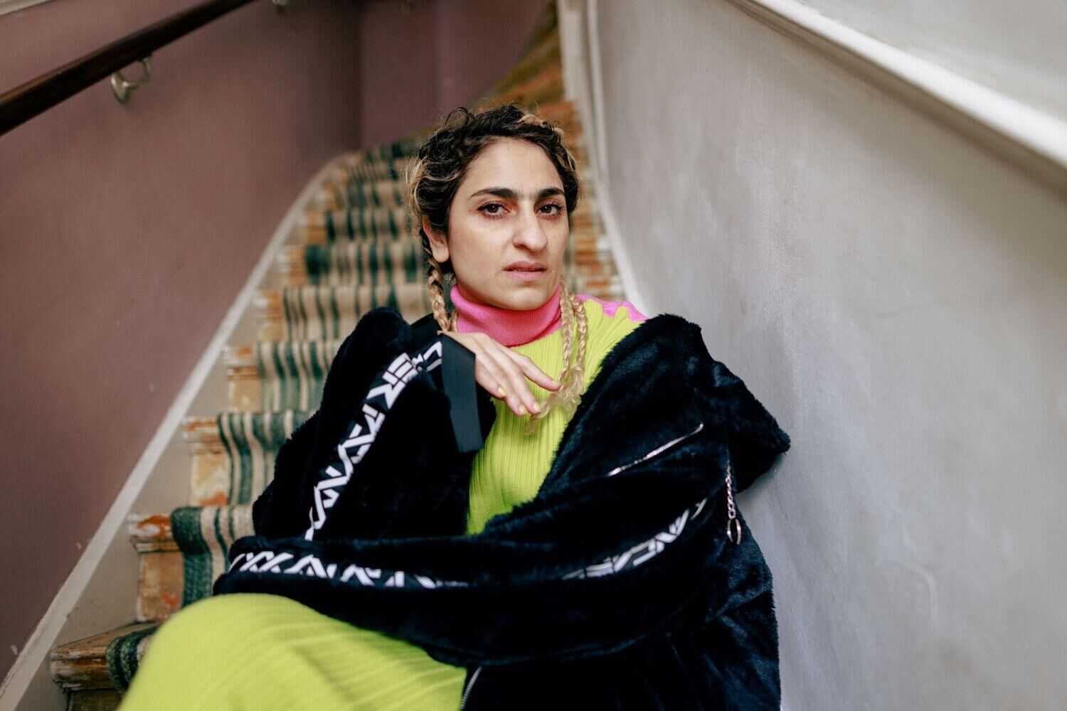 Theater Rotterdam Nastaran Razawi Khorasani_HeartBeats (c) Mark Bolk_liggend_kleiner