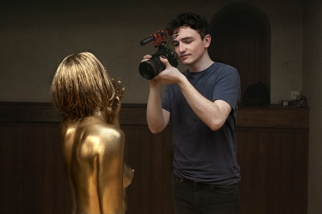 Truly-Naked_st_1_jpg_sd-low_Photo-by-Kris-Dewitte