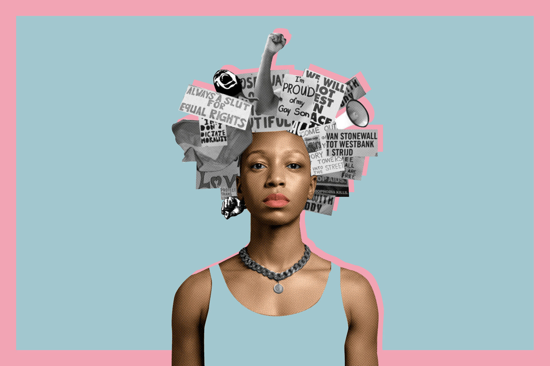 Portret van een vrouw met een creatief kapsel van krantenknipsels, tegen een lichtblauwe achtergrond met een roze rand.